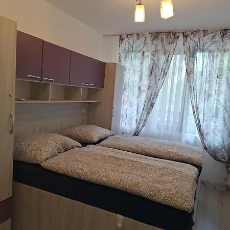 Apartment102 Paradise 公寓