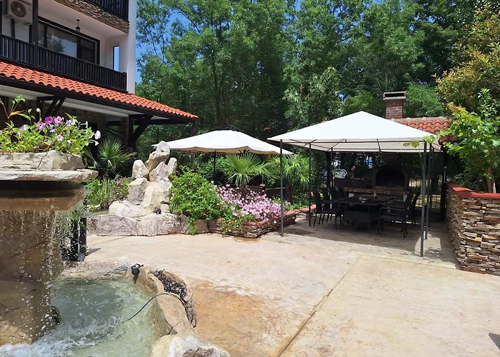 Apartment102 Paradise Апартамент *