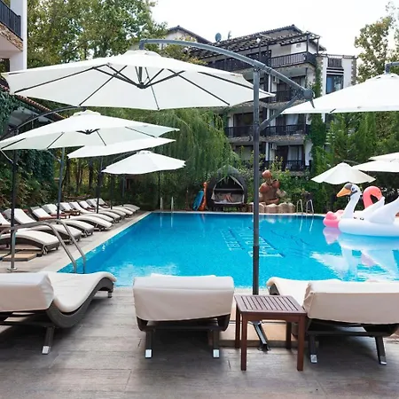 Apartment102 Paradise