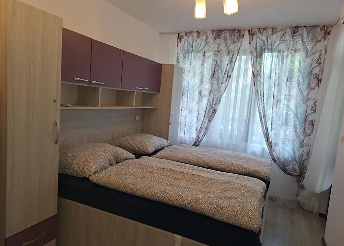 Apartment102 Paradise Апартаменты